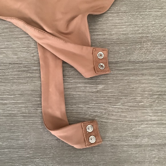 Almost Famous Tan Long Sleeve Bodysuit - Picture 5 of 6